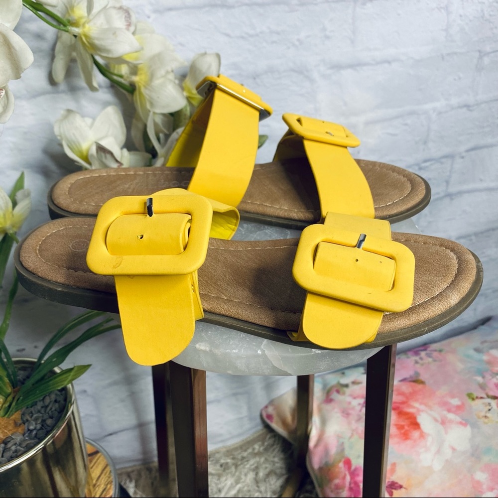 Yellow Sandals - Picture 3 of 9